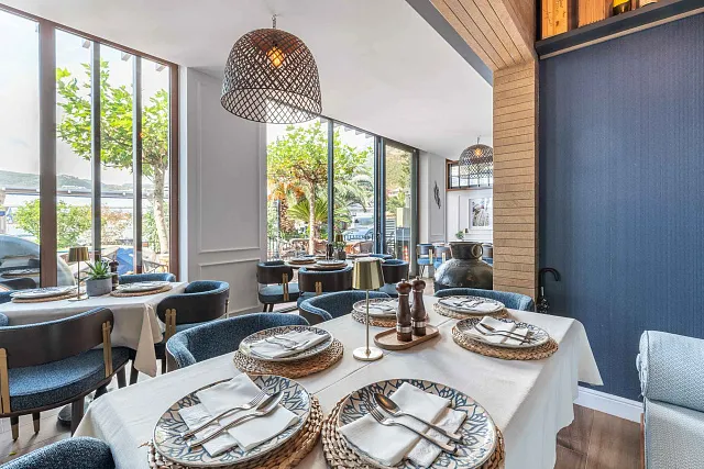 Restaurant erste Linie zum Meer in Rafailovići zu verkaufen — photo 23